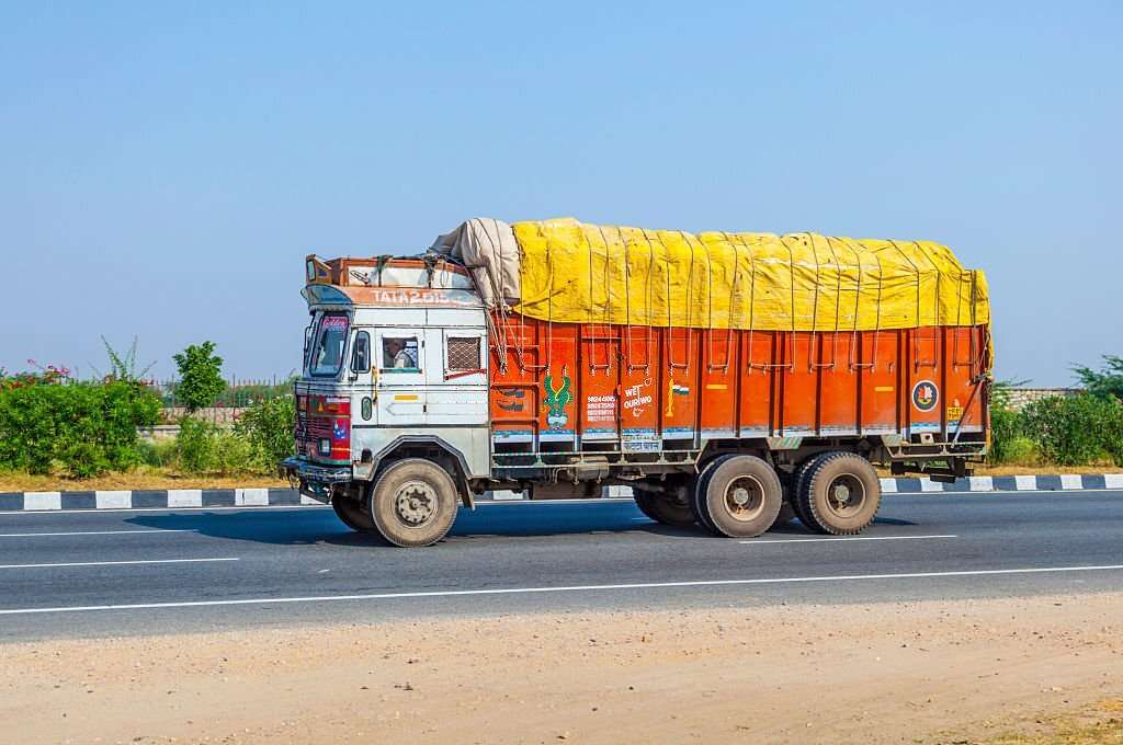 Lorry Transport in Kavalkinaru
